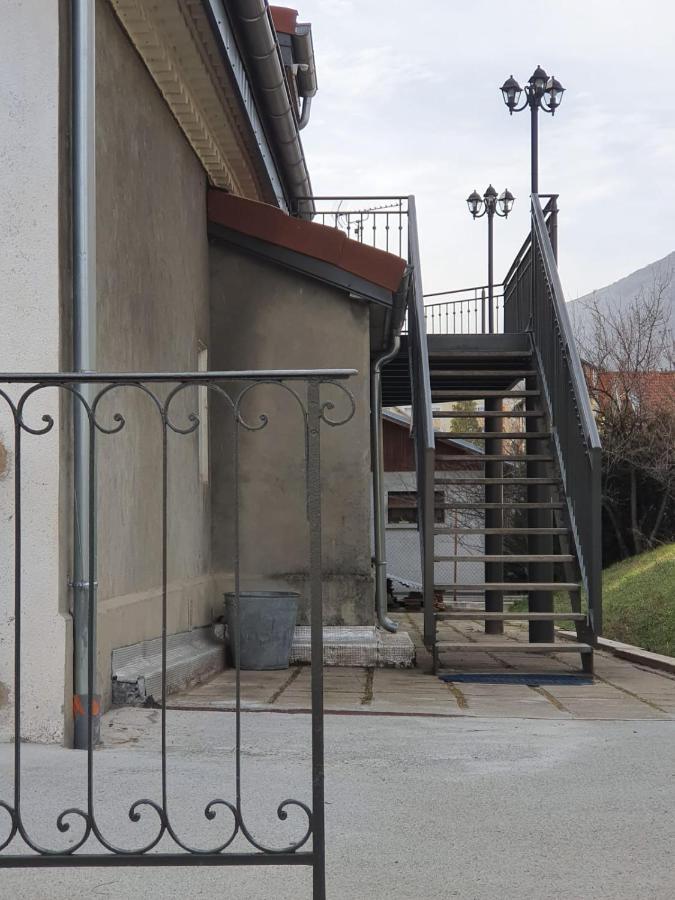 La Fontaine Des Amis Apartment Gap Exterior photo